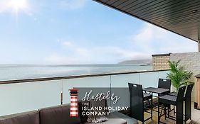 Colonels Rest - Luxury Beachside Townhouse With Sea Views In Sandown, Sleeps 10